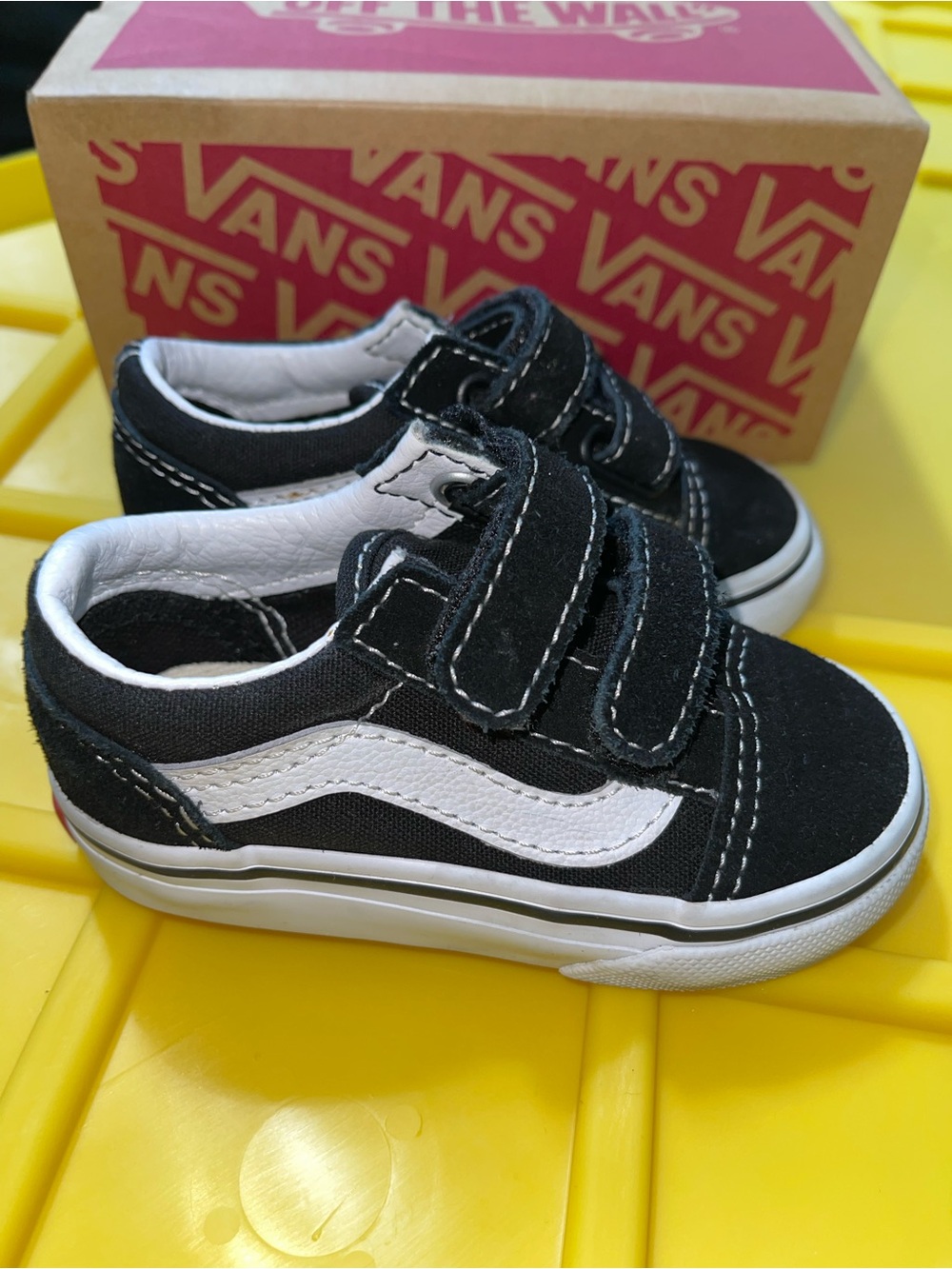 Vans Kids Black & White Velcro Old Skool Sneakers
